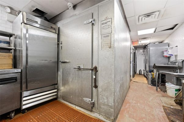 Interior, Stainless Steel Appliances