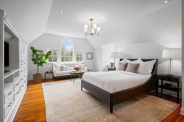 Bedroom, Interior, Pendant Lights, Recessed Lighting, Wood Texture Flooring