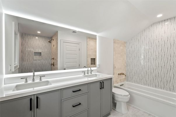 Bathroom, Dual Sink Vanities, Interior, Recessed Lighting