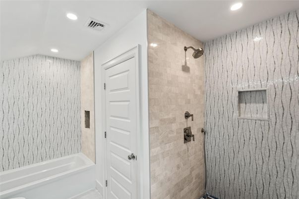 Bathroom, Interior, Recessed Lighting