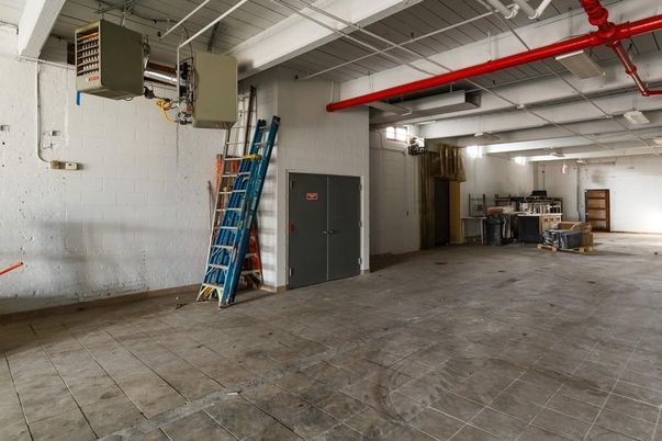 Garage, Interior