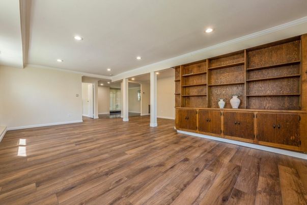 Empty room, Interior, Recessed Lighting, Wood Texture Flooring