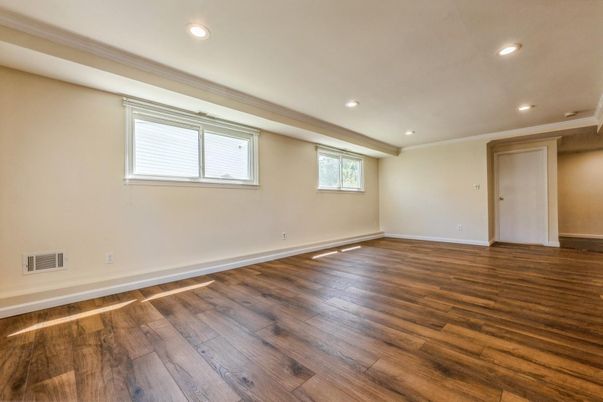 Empty room, Interior, Recessed Lighting, Wood Texture Flooring
