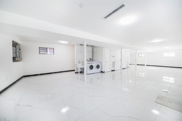 Interior, Marble, Recessed Lighting, Washer
