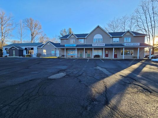 Exterior, Facade, Farmhouse
