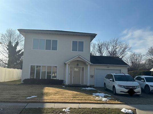 Attached, Exterior, Facade, American Foursquare