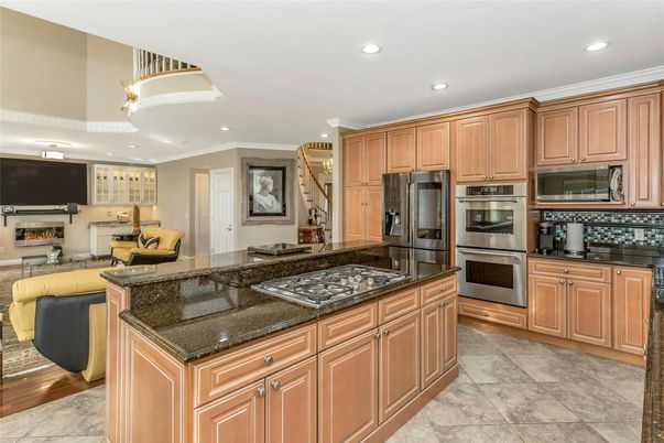 Interior, Kitchen, Living room, Recessed Lighting, Stainless Steel Appliances