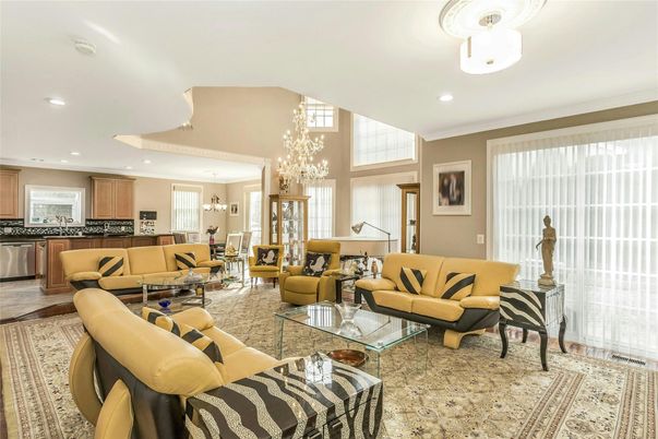 Chandelier, Dining room, Interior, Kitchen, Living room, Pendant Lights, Recessed Lighting