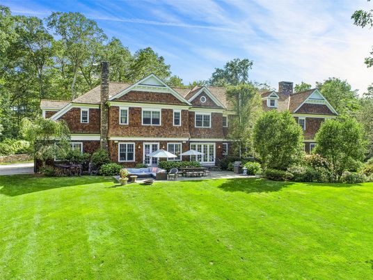Backyard, Exterior, Facade, Brick Facade, Queen Anne Victorian