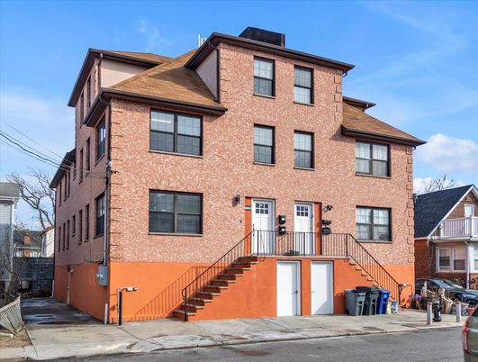 Exterior, Facade, Brick Facade, Rowhouse