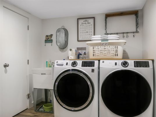 Interior, Washer, Wood Texture Flooring