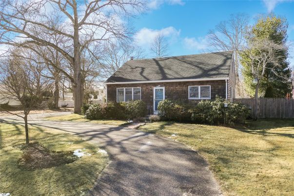 Backyard, Exterior, Facade, Brick Facade, Cape Cod