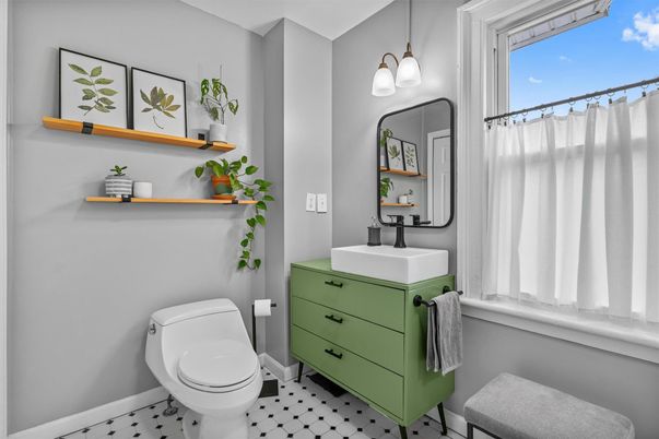 Bathroom, Interior, Pendant Lights