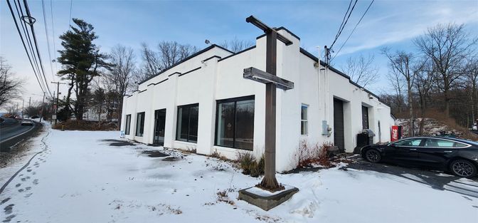 Exterior, Facade, None