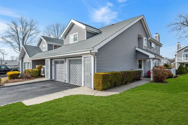 Attached, Exterior, Facade, Farmhouse