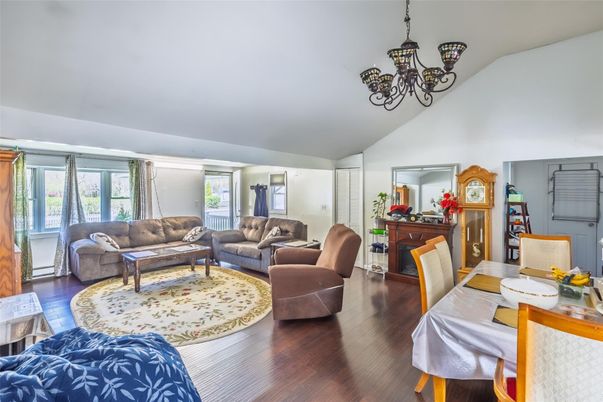 Chandelier, Dining room, Interior, Living room, Wood Texture Flooring