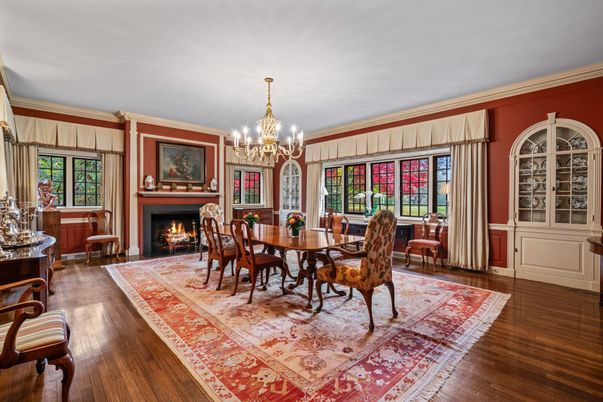Chandelier, Dining room, Fireplace, Interior, Wood Texture Flooring