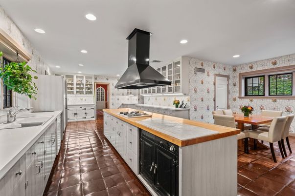Dining room, Interior, Kitchen, Recessed Lighting, Stainless Steel Appliances