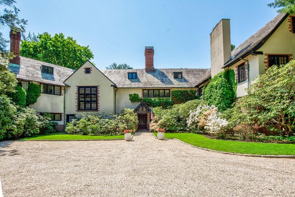 Backyard, Exterior, Facade, French Provincial
