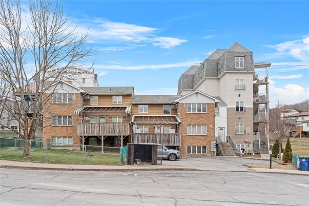 Exterior, Facade, Brick Facade, Rowhouse