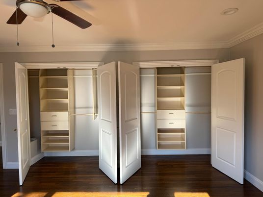 Interior, Walk-in Closets, Wood Texture Flooring