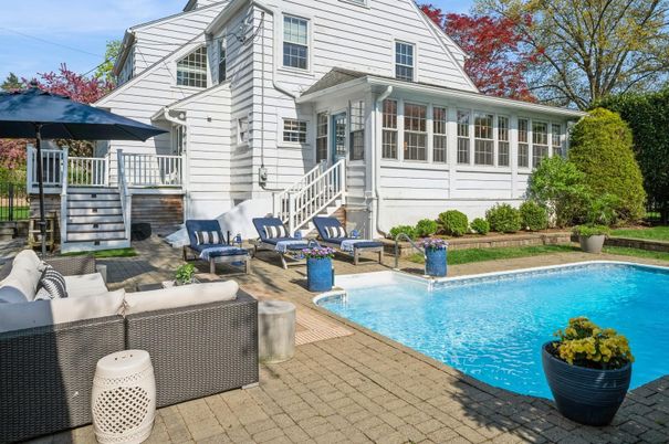 Exterior, Pool