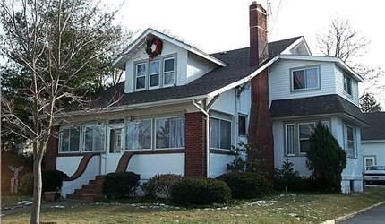 Exterior, Facade, Brick Facade, Queen Anne Victorian