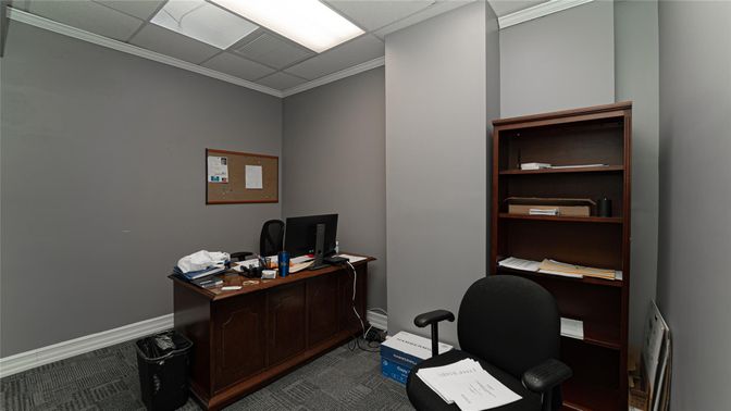 Home Office, Interior