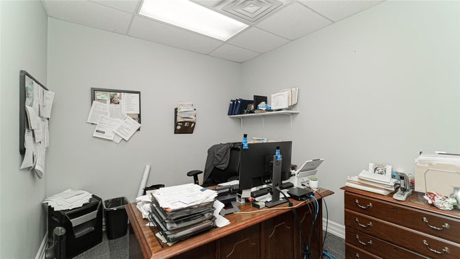 Home Office, Interior