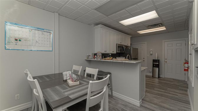 Dining room, Interior, Kitchen, Recessed Lighting, Wood Texture Flooring