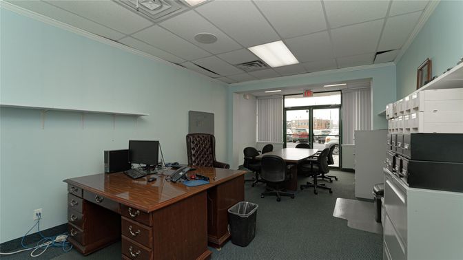 Home Office, Interior