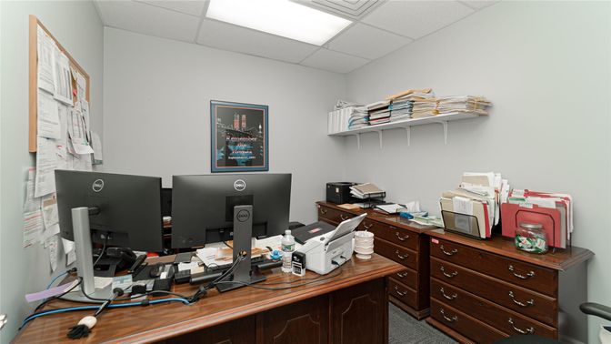 Home Office, Interior