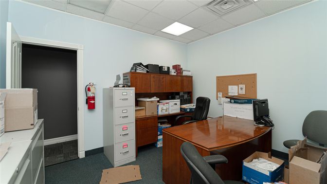 Home Office, Interior