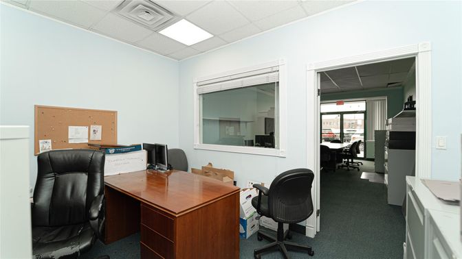 Home Office, Interior