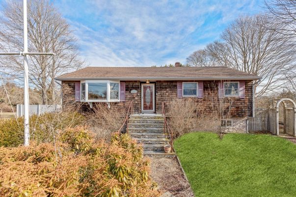 Exterior, Facade, Brick Facade, Cape Cod