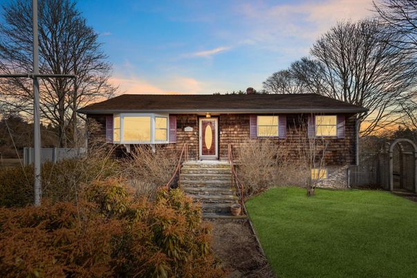 Exterior, Facade, Brick Facade, Split Level