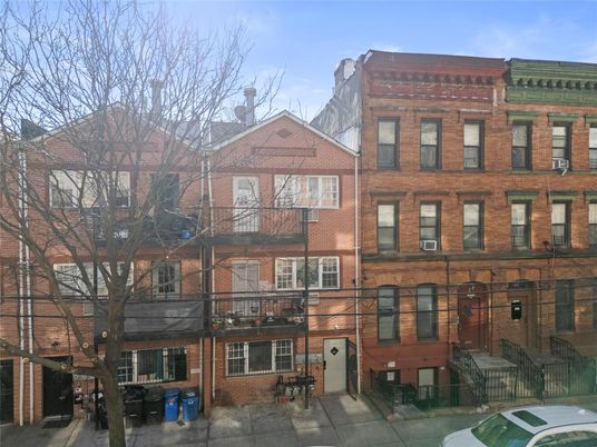 Exterior, Facade, Brick Facade, Rowhouse