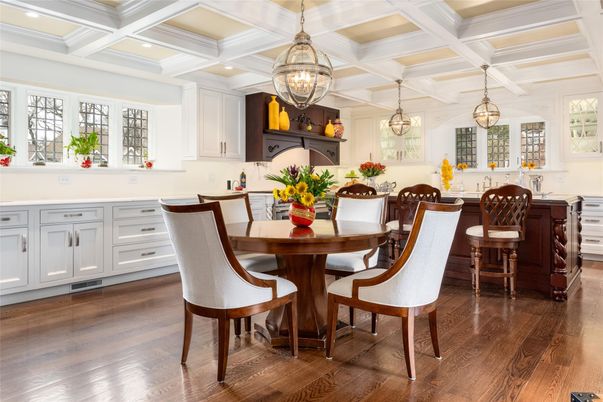 Chandelier, Dining room, Interior, Pendant Lights, Recessed Lighting, Wood Texture Flooring
