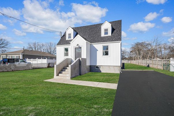 Exterior, Facade, Cape Cod