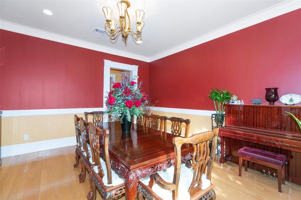 Chandelier, Dining room, Interior, Piano, Recessed Lighting, Wood Texture Flooring