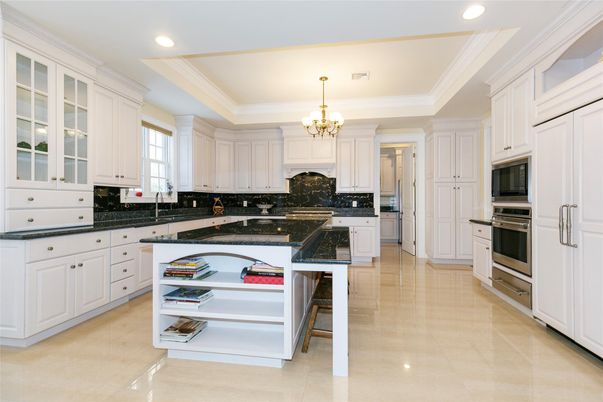 Chandelier, Interior, Kitchen, Recessed Lighting, Stainless Steel Appliances
