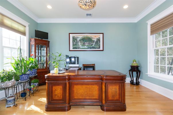 Home Office, Interior, Recessed Lighting, Wood Texture Flooring