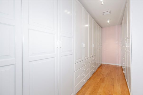 Interior, Walk-in Closets, Wood Texture Flooring