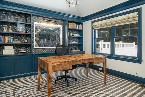 Home Office, Interior