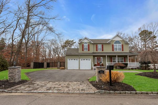 Attached, Exterior, Facade, Farmhouse