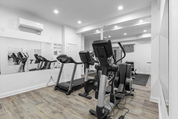 Fitness Equipment, Interior, Recessed Lighting, Wood Texture Flooring