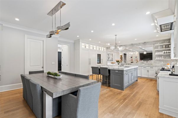 Dining room, Interior, Kitchen, Pendant Lights, Recessed Lighting, Wood Texture Flooring