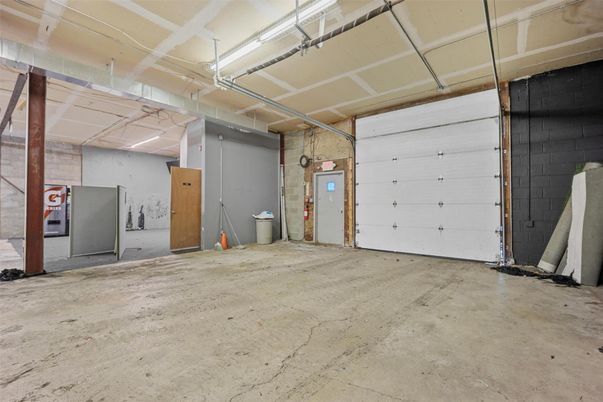 Garage, Interior