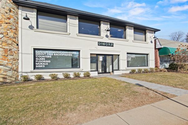 Exterior, Facade, None