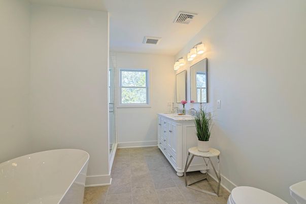 Bathroom, Free Standing Baths, Interior